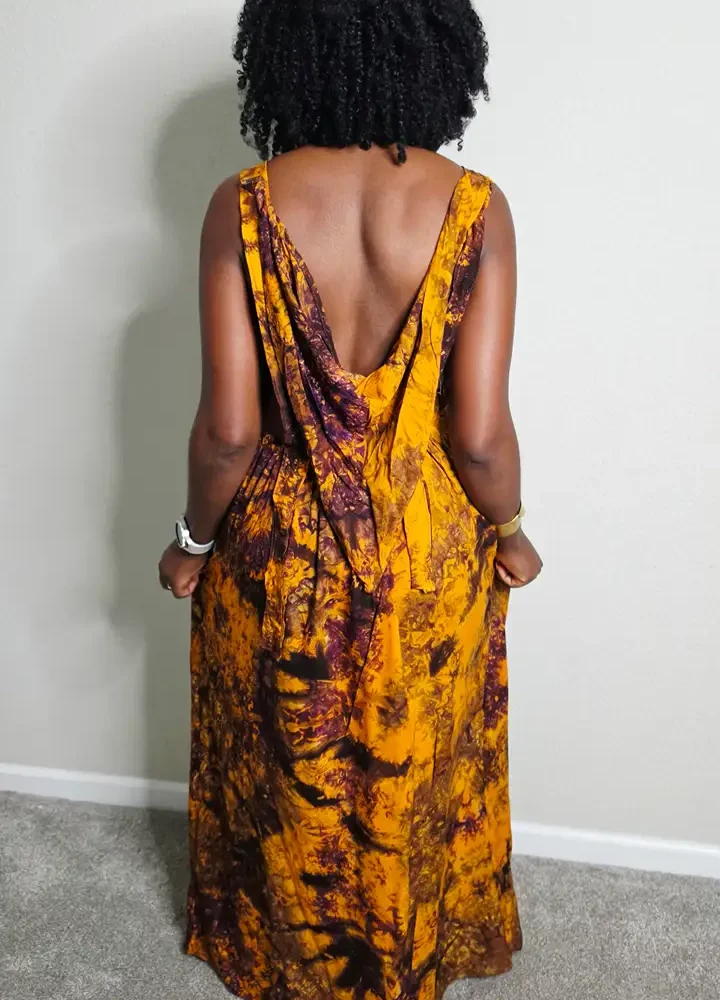 Backless Dera With a Hoodie